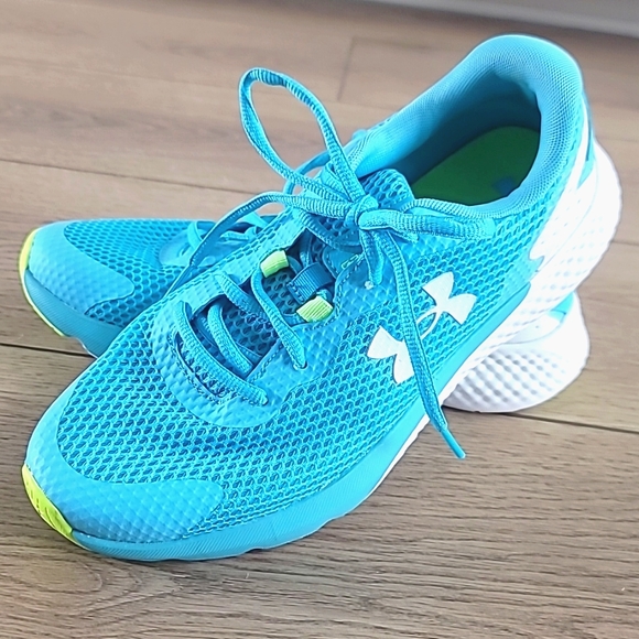 NEW Under Armour Girls' Charged Rogue 3 Running Shoes Size 7 - Picture 4 of 7